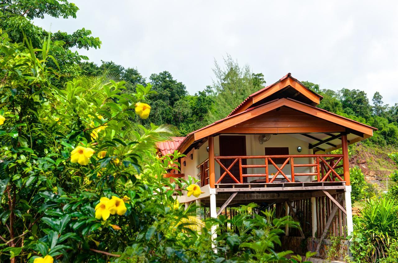 Tatai Hotel Resort & Marina Exterior photo